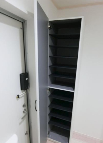 玄関　ハーミットクラブハウス片倉町
