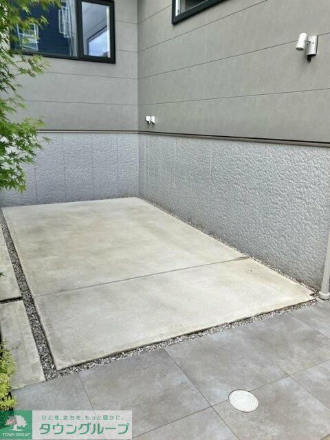 駐車場　庭