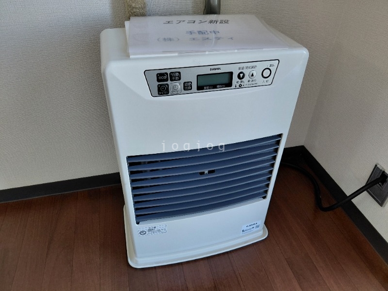 その他設備　冬はあったか石油ストーブです。