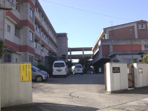 中学校　名古屋市立南天白中学校（中学校）まで1513m