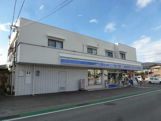 コンビニ　ローソン 長野富竹店（コンビニ）まで654m
