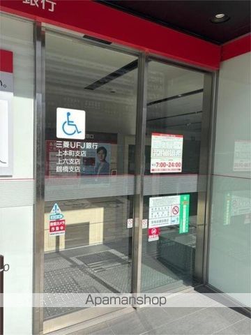 銀行　三菱ＵＦＪ銀行鶴橋支店（銀行）まで449m