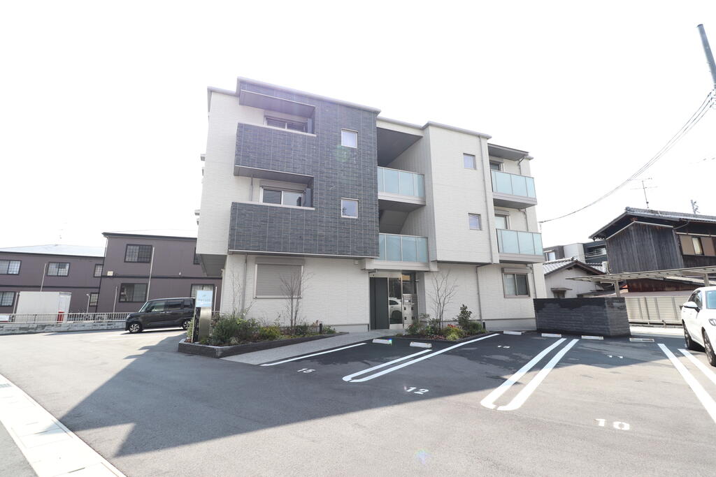 建物外観　オシャレな外観♪