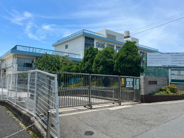 小学校　市立南本宿小学校（小学校）まで1072m