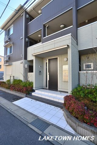 エントランス　オートロック付のエントランスです。