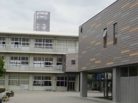 中学校　刈谷市立刈谷東中学校（中学校）まで416m
