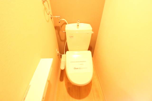 トイレ　ウォシュレット付きです！
