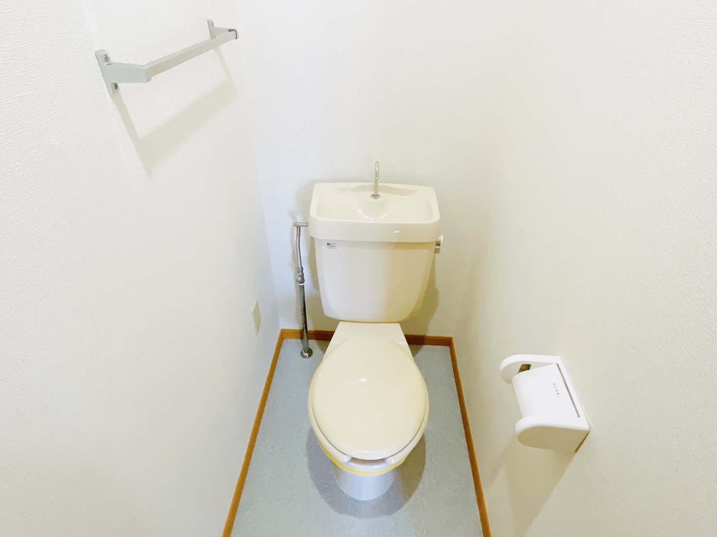 南海本線 泉大津駅 徒歩20分 3階建 築30年のトイレ写真