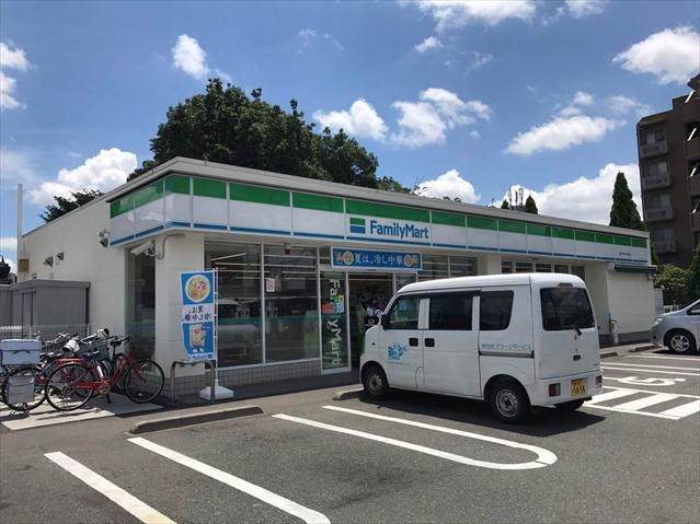コンビニ　ファミリーマート（コンビニ）まで1038m