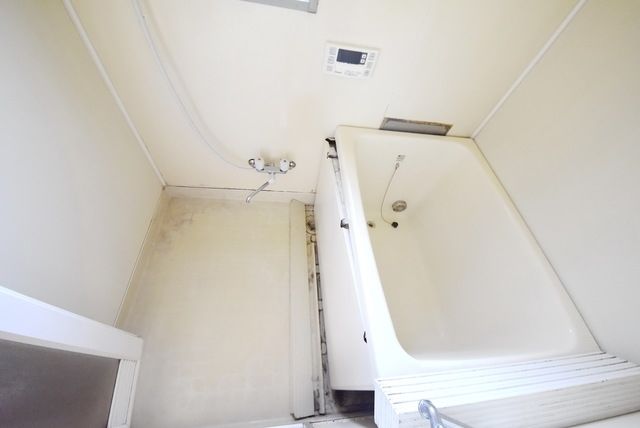 ＪＲ宇都宮線 蓮田駅 徒歩15分 2階建 築39年の風呂写真
