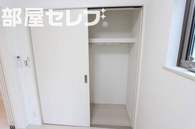 収納　クローゼット。