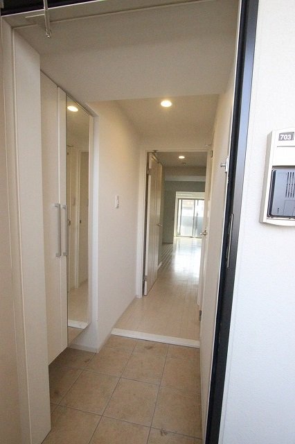 玄関　同物件別号室のものです。