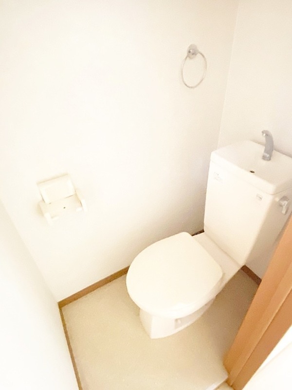 トイレ　※同仕様写真含む