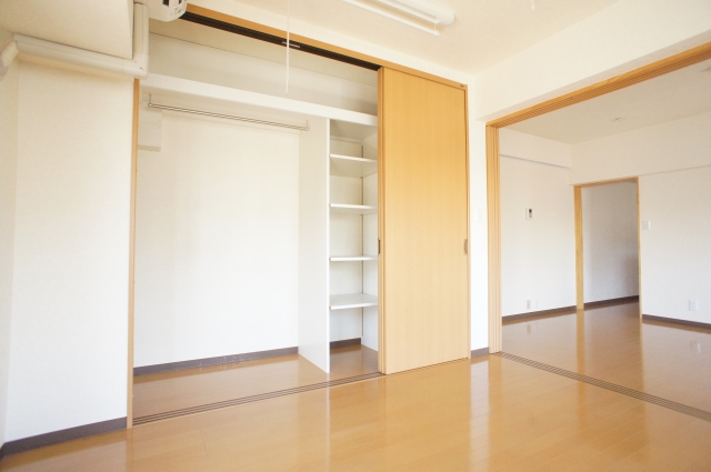 収納　★衣類や大きな荷物の整理に困らないクローゼット