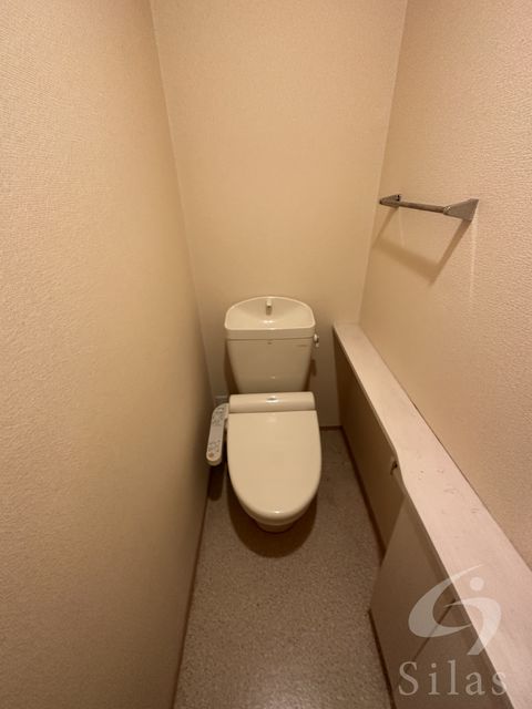 阪急神戸線 神崎川駅 徒歩8分 3階建 築14年のトイレ写真