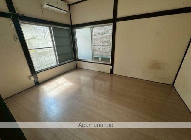 ＪＲ南武線 小田栄駅 徒歩4分 2階建 築52年の居間写真