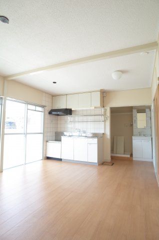 コーポモリヨシ1号棟の居間写真