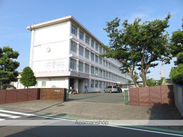 中学校　東部中学校（中学校）まで517m