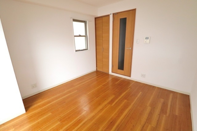 その他部屋・スペース　フローリングのお部屋でくつろぎの休日を