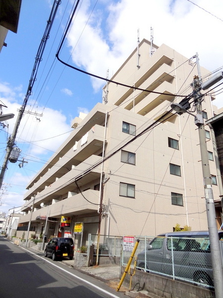 建物外観　★白のきれいな外観★