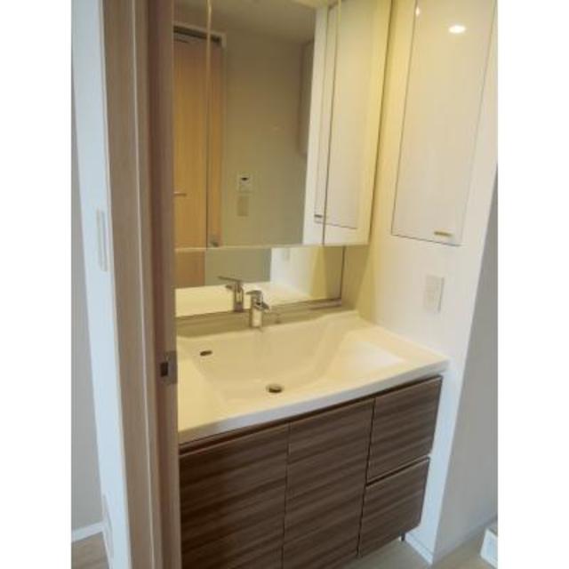 洗面設備　※写真は同タイプ住戸です。