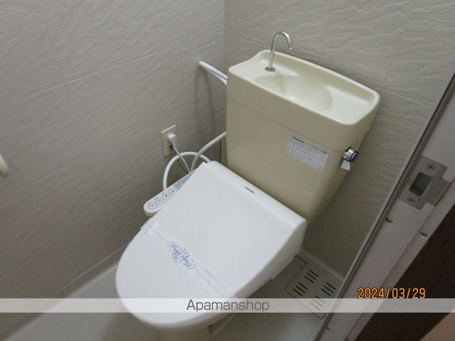西鉄天神大牟田線 西鉄平尾駅 徒歩7分 10階建 築27年のトイレ写真