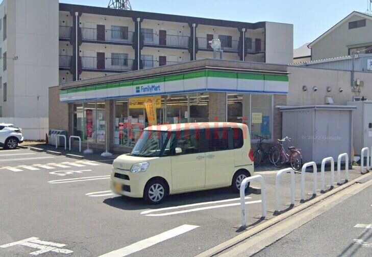 コンビニ　ファミリーマート摂津庄屋店（コンビニ）まで156m