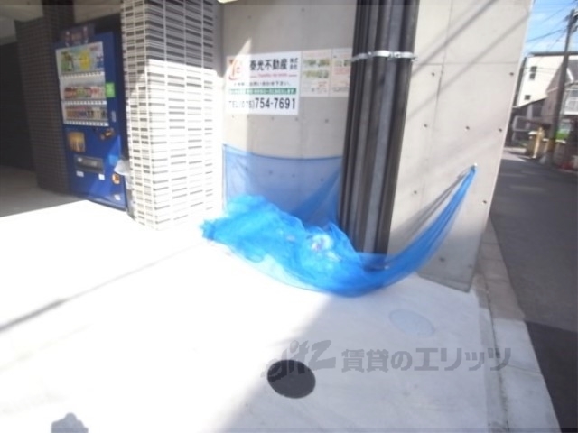 ロビー　ゴミ置き場
