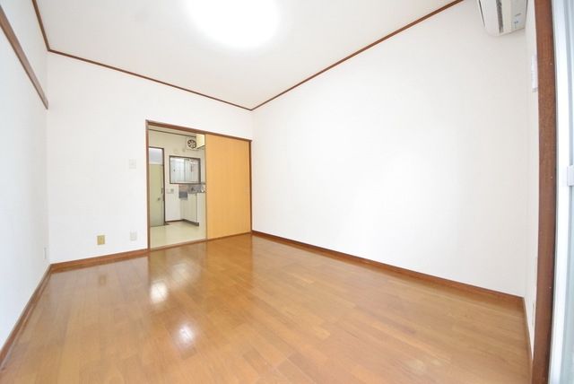 居室・リビング　明るいお部屋