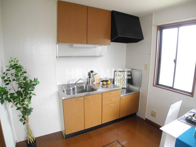 キッチン　※室内画像は別号室のもの