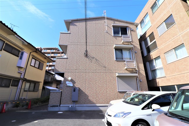 建物外観　シャトルフローラ