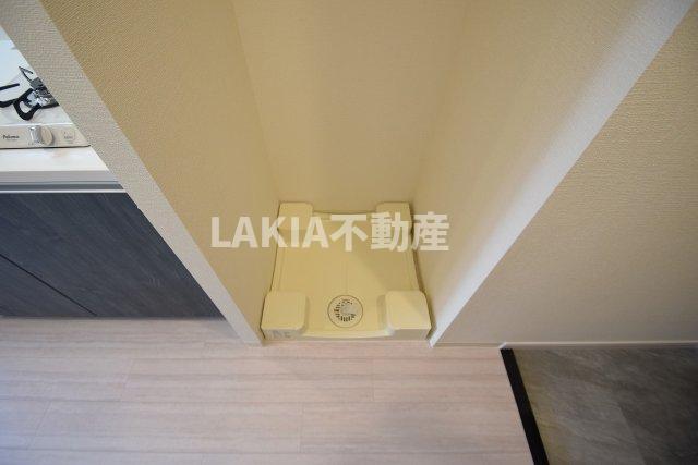 その他設備　洗濯機置き場です。一人暮らし用の洗濯機は充分入ります。