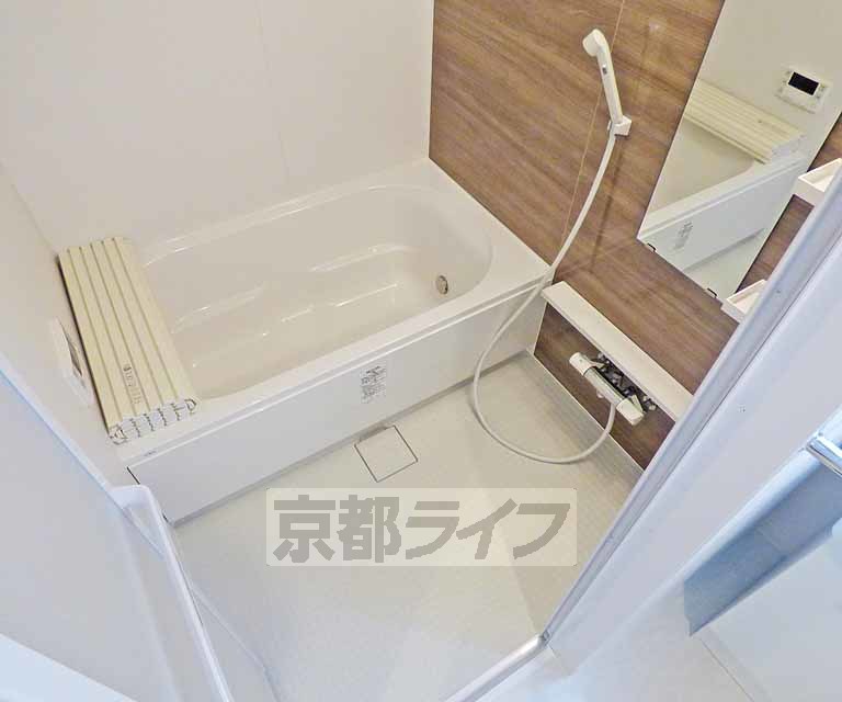 バス・シャワールーム　広々バスルーム