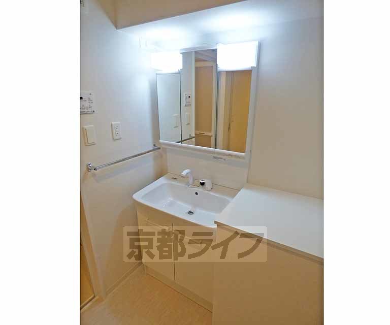 洗面設備　朝の準備も捗ります