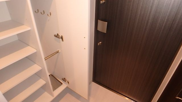 地下鉄谷町線 南森町駅 徒歩7分 15階建 築9年の玄関写真