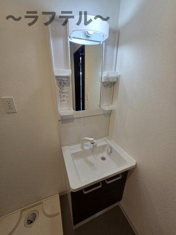 洗面設備　同メーカー施工　別部屋イメージ写真