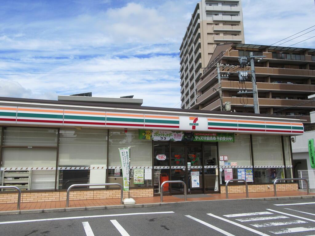 コンビニ　セブンイレブン広島皆賀3丁目店（コンビニ）まで389m