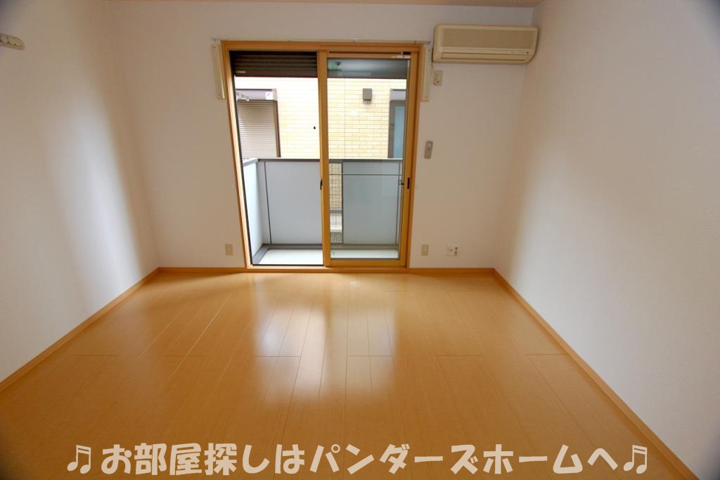 ソレアードタニムラの居間写真