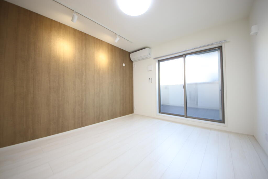 フジパレス大物駅南3番館の居間写真