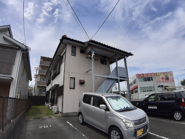 浜松市中央区曳馬のアパートの建物外観