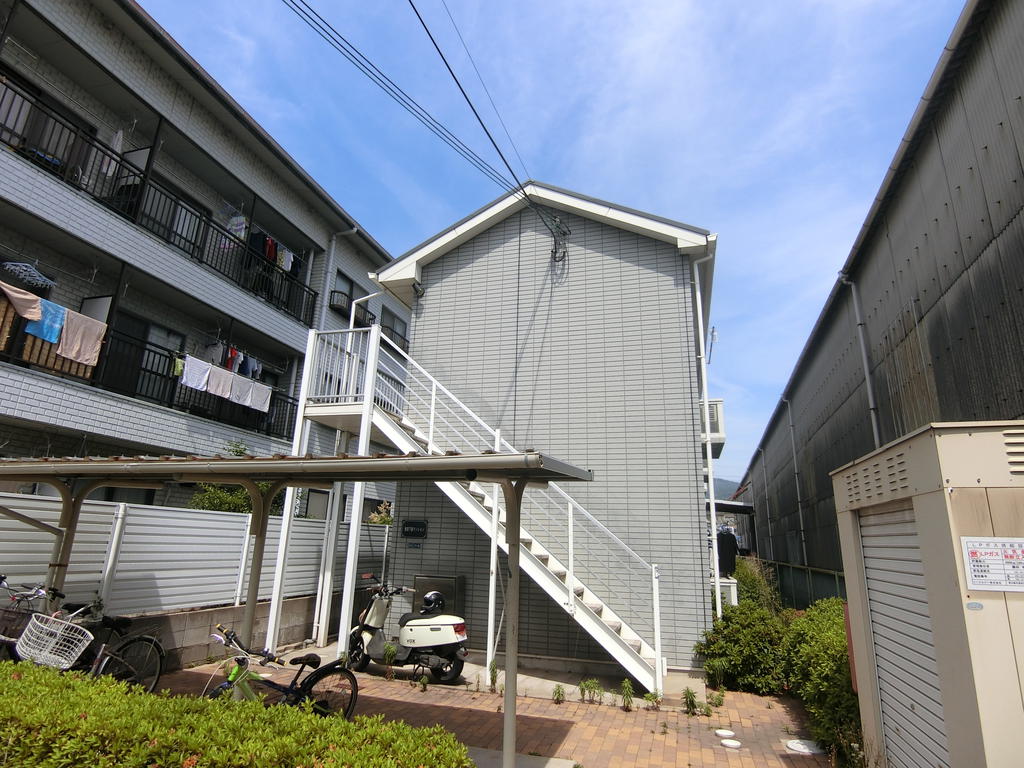 吉田下島マンションの建物外観