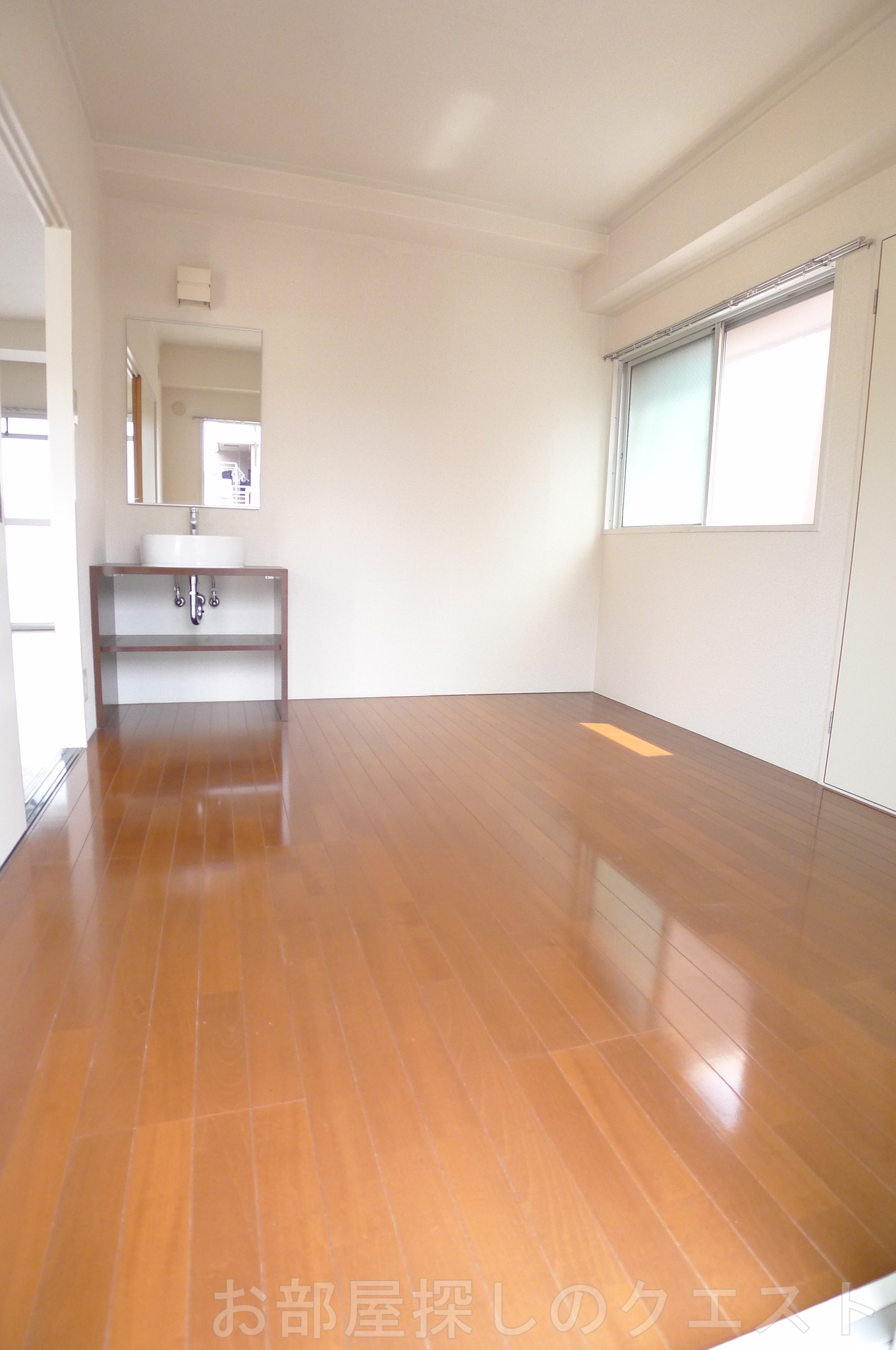 その他部屋・スペース　２面採光の明るい洋室で風通りも良好☆