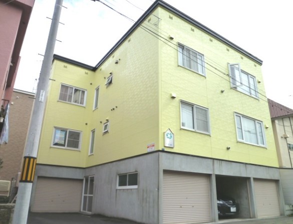 札幌市北区新琴似十条のアパートの建物外観