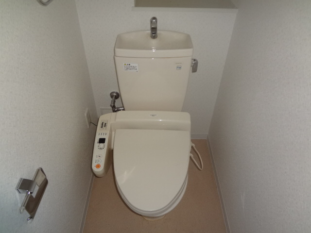 【神戸市中央区磯辺通のマンションのトイレ】