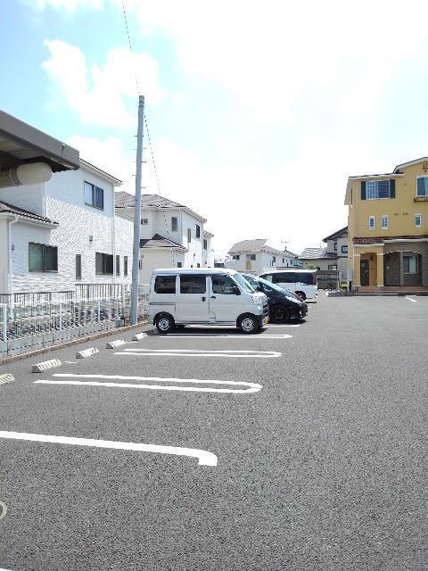 【カルム　Ａの駐車場】