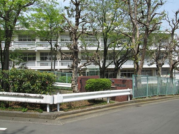 【アグリヒル青葉台の小学校】