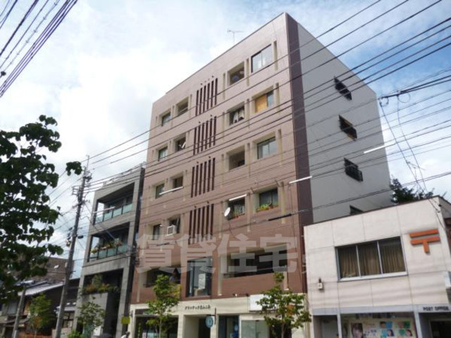 京都市左京区石原町のマンションの建物外観