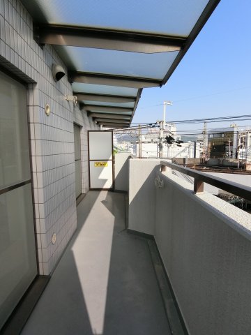 【寝屋川市萱島信和町のマンションのバルコニー】