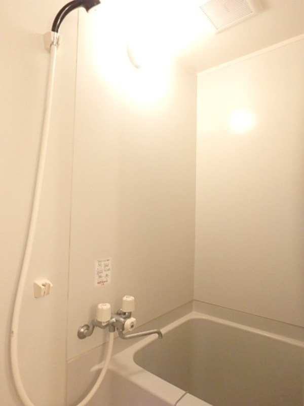 バス・シャワールーム　図面と現状に相違がある場合には現状を優先