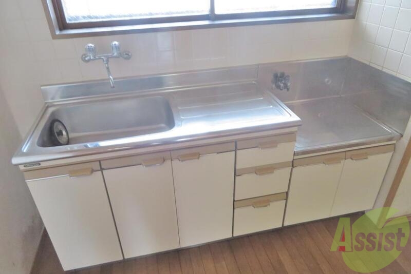 キッチン　調理スペースもちゃんとあってお料理しやすそうですね